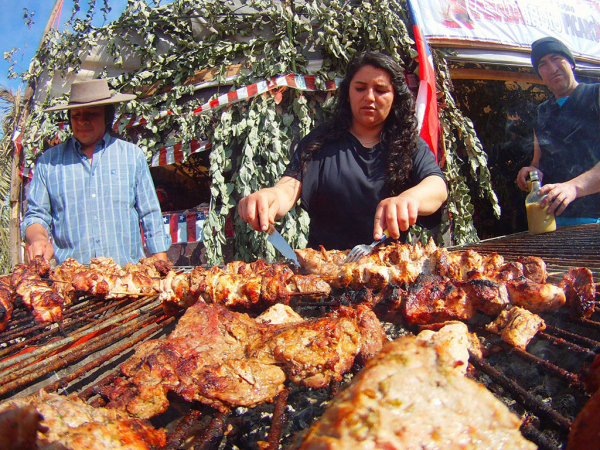 Nutricionista de CESFAM Barrancas entrega consejos para disfrutar de la buena mesa en Fiestas Patrias sin caer en excesos