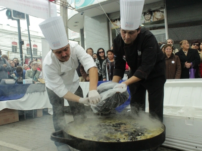 Exitosa degustación de productos del mar ofrecieron destacados “Chef del Mar”en pleno centro de San Antonio