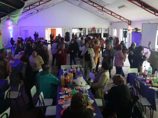 Cientos de personas mayores asistieron a los “malones” organizados por la Alcaldía Ciudadana