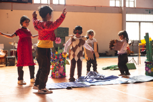 Niños y niñas de tres establecimientos educacionales de la comuna se lucen en muestra de talleres del “Programa 4 a 7”