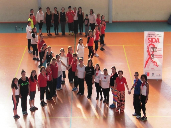 Municipalidad de San Antonio conmemoró el día internacional de la acción contra el SIDA