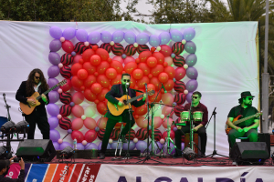 Atardeceres Culturales festejó al amor con música y baile en Llolleo