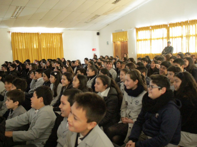 Municipio apoya campaña de convivencia escolar de colegio Fénix