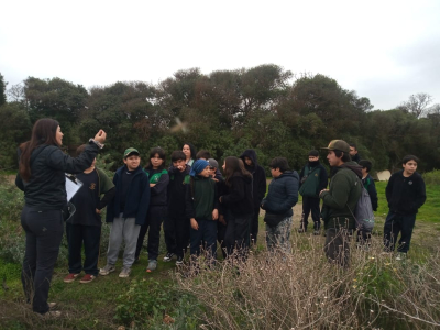 En el día de los océanos: estudiantes participan en visita guiada a la desembocadura del Maipo