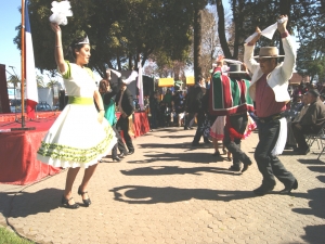 Este sábado en la Plaza de Llolleo 201 cuecas sin para por Chile