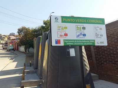 Programa social del Municipio junto a vecinos inaugura punto verde en la comuna