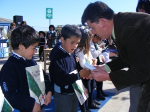 Estudiantes  de Primero básico hicieron gala de su velocidad lectora.