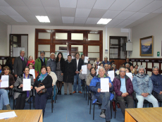 46 juntas de vecinos de San Antonio reciben mobiliario para sus sedes sociales 