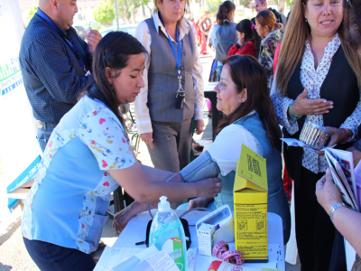 Sanantoninos bailaron zumba y  se realizaron exámenes preventivos gratuitos en Feria de la Salud