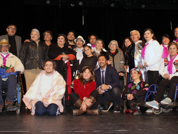 Obra de teatro &ldquo;El Espejo&rdquo;  entreg&oacute; mensaje de reflexi&oacute;n a estudiantes