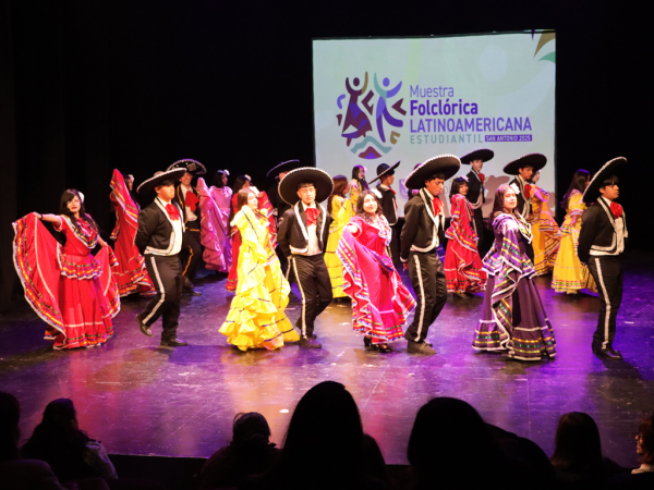 San Antonio celebra la riqueza del folclore latinoamericano en su 4&ordf; Muestra Escolar  &nbsp;