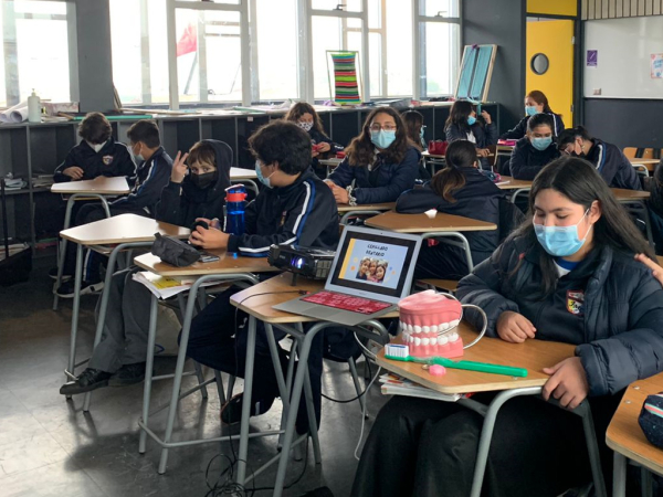 Ni&ntilde;os y ni&ntilde;as de establecimientos&nbsp; educacionales participan en talleres sobre cuidado de &nbsp;la salud dental