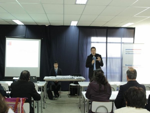 Superintendencia de Educaci&oacute;n capacita a comunidades escolares de San Antonio en convivencia escolar