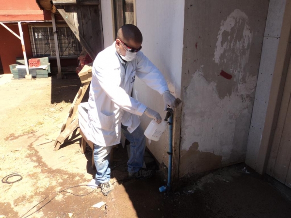 Municipio procedi&oacute; a tomar muestras de agua en Agua Buena