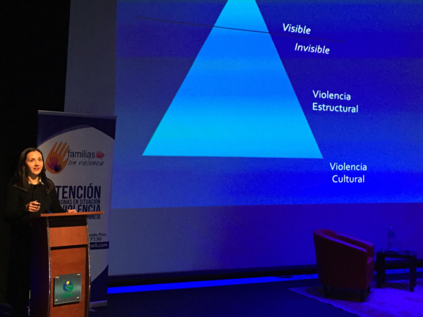 Expertas en el tema de la violencia de g&eacute;nero exponen en seminario &ldquo;Mujer versus Madre&rdquo;