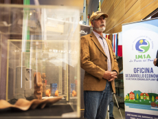 Exposici&oacute;n Mar y Tierra pone en valor el trabajo de la artesan&iacute;a en madera y la creatividad digital de estudiantes universitarios  &nbsp;