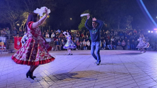 Mesa del folclor celebr&oacute; sus 16&deg; aniversario con gala folcl&oacute;rica en la Plaza de Llolleo