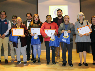 Cierre simb&oacute;lico de programa destac&oacute; a 26 familias de San Antonio