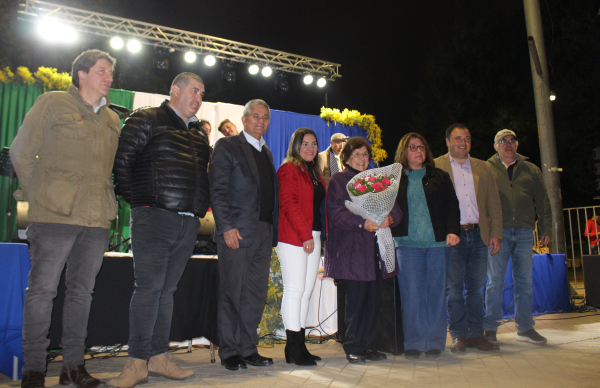 Llolleo celebró su día con música, cultura y reconocimientos a vecinos y comerciantes destacados